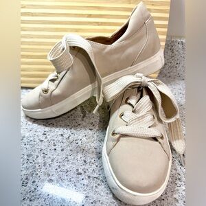 LOFT Everyday lace-up sneakers Ecru cream 8.5M